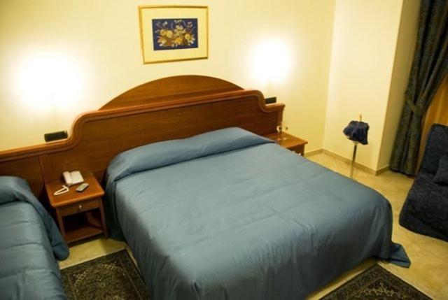 Hotel Duca Di Calabria Serra San Bruno Buitenkant foto