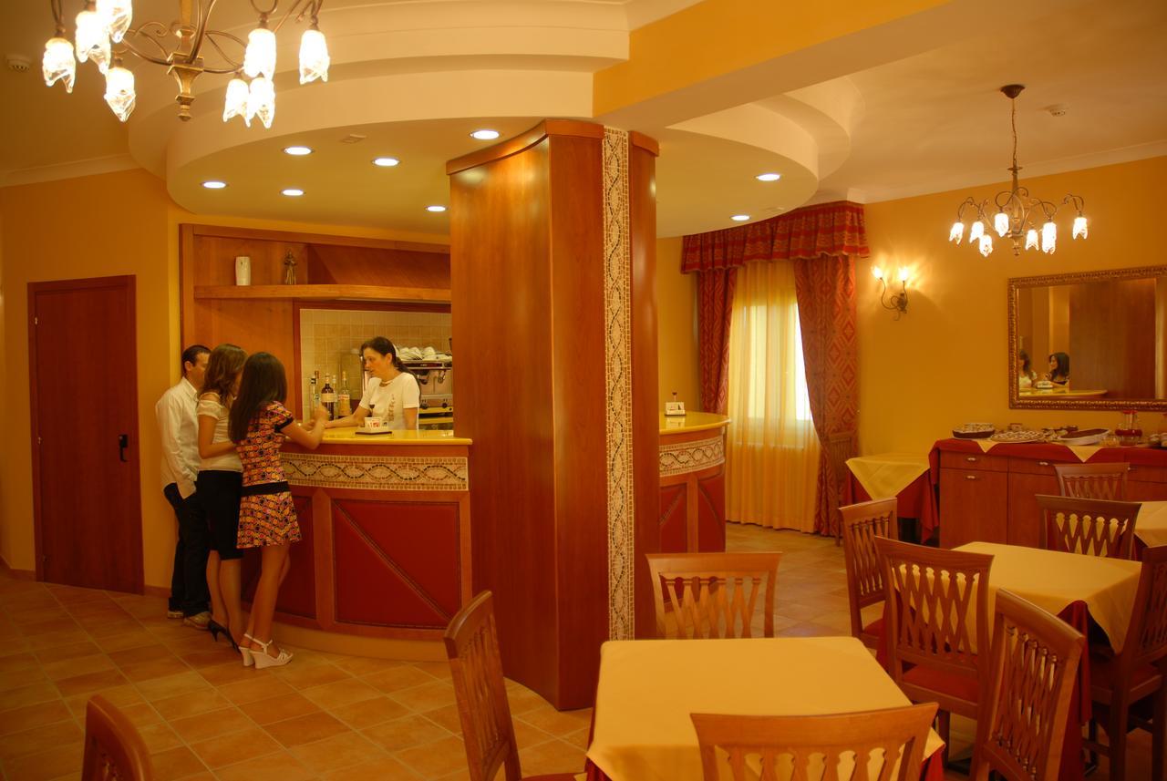 Hotel Duca Di Calabria Serra San Bruno Buitenkant foto
