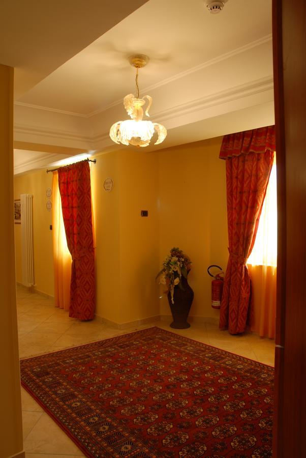 Hotel Duca Di Calabria Serra San Bruno Buitenkant foto