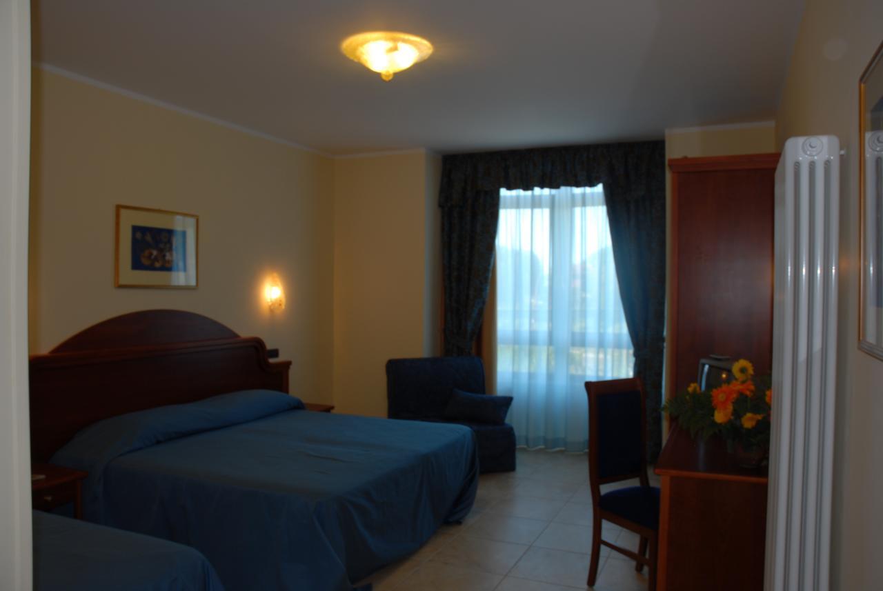 Hotel Duca Di Calabria Serra San Bruno Buitenkant foto